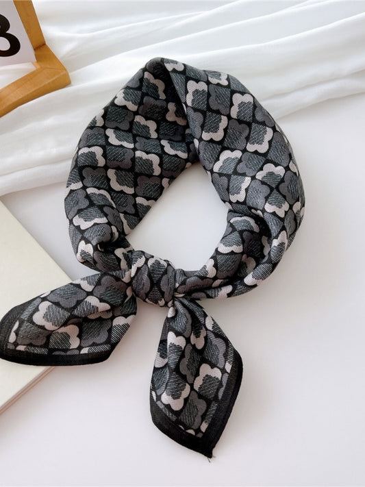 Cotton and linen small square scarf silk scarf women's spring, autumn and summer fashion versatile decorative four-season scarf with neck protection scarf