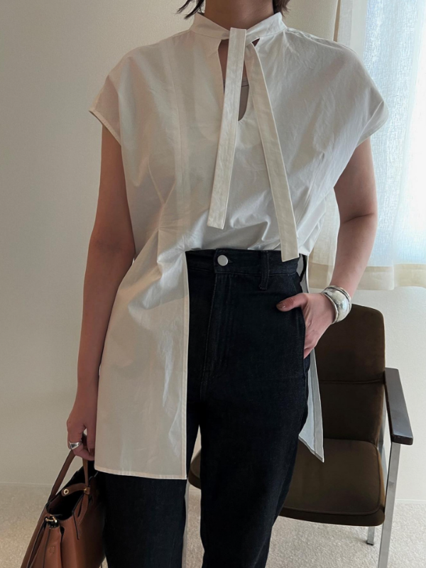 Original Slit Sleeveless Shirt Top