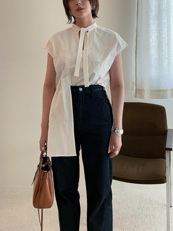 Original Slit Sleeveless Shirt Top